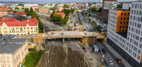 Erkkilän sillan työmaata kuvattuna taivaalta syksyllä.