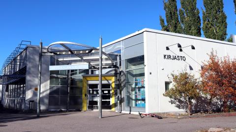 Messukylän kirjaston sisäänkäynti.