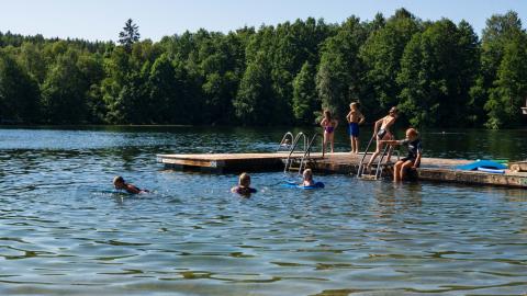 Swimmers in Riihiniemi.