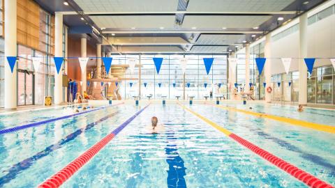 Uintikeskuksen iso allas.