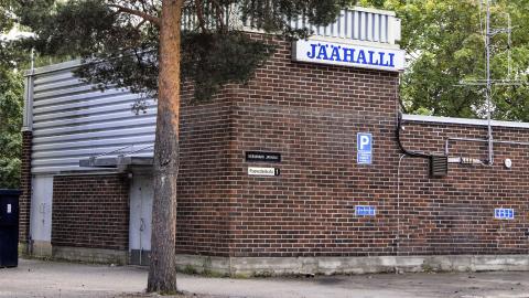 Hervannan jäähallin sisäänkäynti