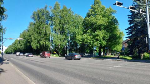 Autoja Kalevantiellä