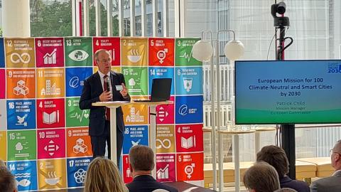 EU:n ilmastotyön johtaja Patrick Child Espoossa.