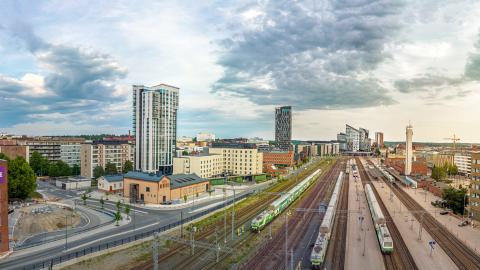 Ilmakuva henkilöratapihasta Nokia Arenalle päin.