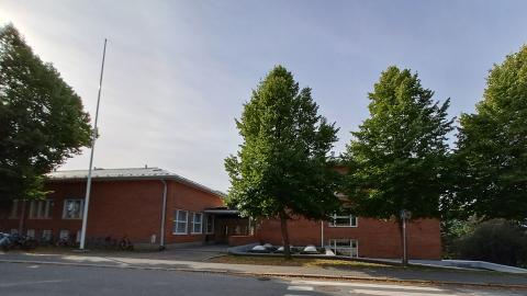 Kaarilan koulu pääovi