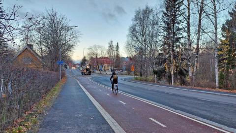 Nekalantien pyörätietä enenn Lokintaival-kadun risteystä.