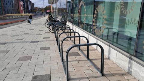 Lockable bicycle parking spaces in Ratina.