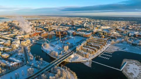 Näkymä ilmasta Ratinan suvantoon ja Tampereen keskustaan.
