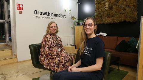 Tiina Leinonen (left) and Adéla Nováková.