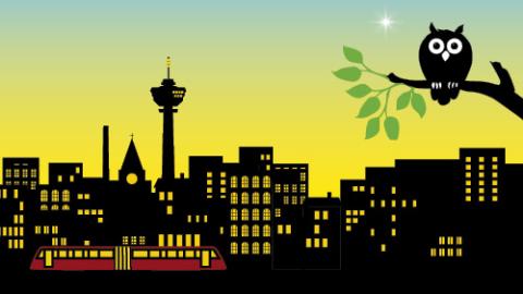 Piirretty öinen kaupungin siluetti, jonka editse kulkee ratikka. Pöllö oikeassa ylänurkassa.