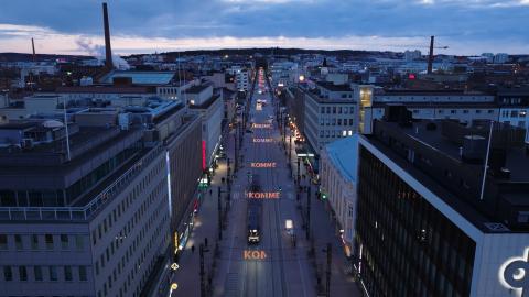 Hämeentien valoverhot ilmasta kuvattuna.