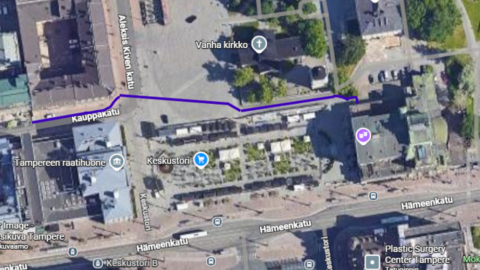 Karttakuva Kauppakadun ja Keskustorin kaukojäähdytysputken linjauksesta.