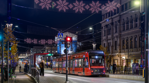Tram rides along the Hämeenkatu. 