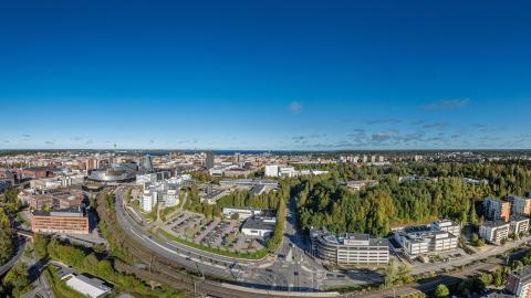 Viinikankadun maisemaa taivaalta kuvattuna kesällä.