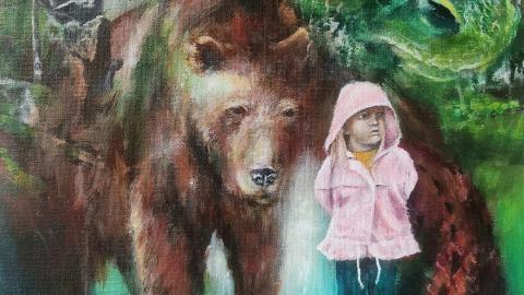 Teoskuva, jossa karhu ja lapsi vaaleanpunaisessa takissa. 
