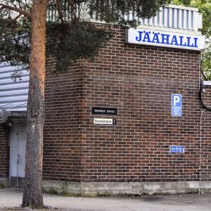 Hervannan jäähallin sisäänkäynti