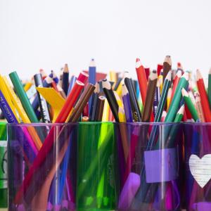 Suuri määrä värikyniä