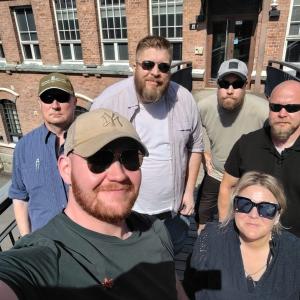 Matkalippujen tarkastajia Frenckellin edustalla.