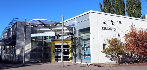 Messukylän kirjaston sisäänkäynti.