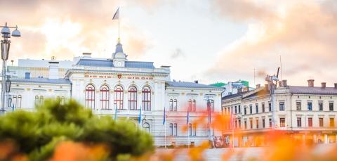 Tampere Old City Hall in autumn