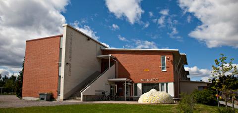 Kämmenniemen kirjasto ulkoa.