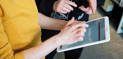 Opastusta tabletin käyttöön.