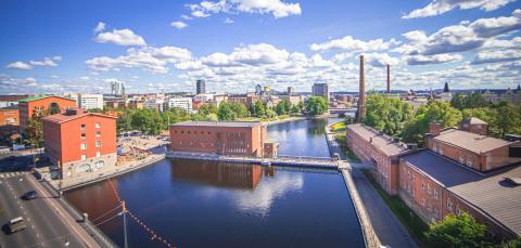 Maisemakuvassa satakunnan silta, koski sekä patosilta.