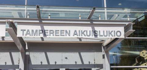 Tampereen aikuislukio pääovi