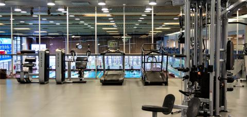 Kuntosali Tampereen uintikeskuksessa