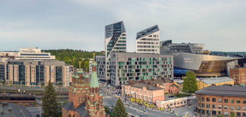 Tampereen silhuetti kuvattuna taivaalta Tullin alueella.