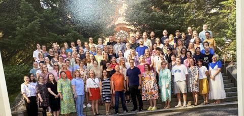 Wivi Lönnin koulun henkilökuntakuva.