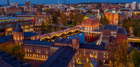 Iltamaisema Satakunnansillan ylitse