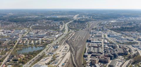 Eteläisen vaiheyleiskaavan 2025–2029 suunnittelualue sijaitsee keskustan eteläpuolella nykyisellä järjestelyratapihalla ja sen lähiympäristössä. Alue rajautuu pohjoisessa Viinikanojaan ja etelässä Lakalaivaan.