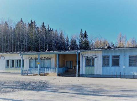 Peltolammin koulu.