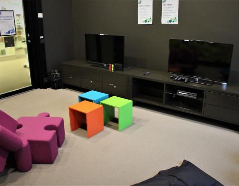 Lielahden kirjaston pelihuone.