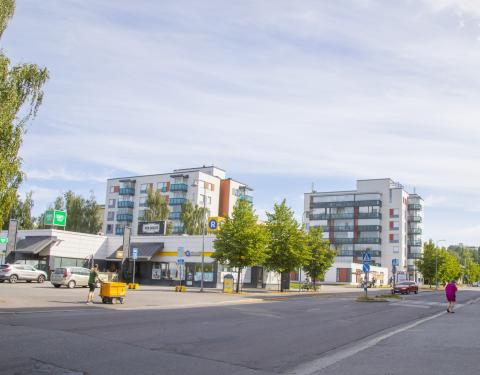 Liikekeskus Kaukajärven keskustassa.