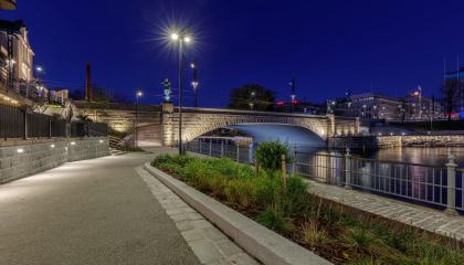 hiekkatie hämeensillan alitse tammerkosken länsipuolella