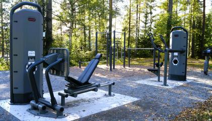 Suolijärven uimarannan uusi ulkokuntosali.