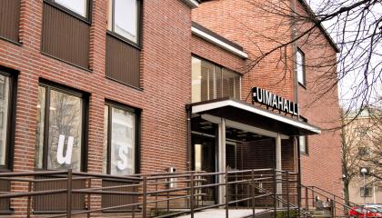 Entrance to Pyynikki Swimming Hall.