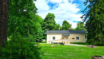 Runeberg cottage in the background of the Haihara park area.