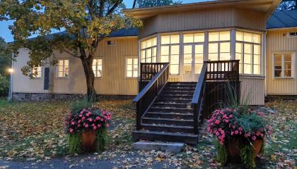 Haiharan kartano iltavalaistuksessa.