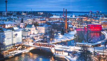 Talvinen Tampere taivaalta käsin.