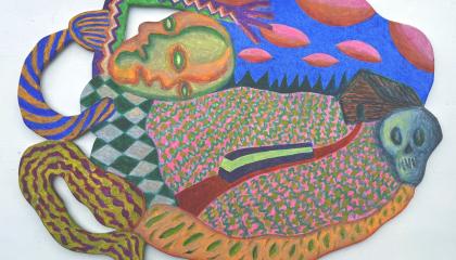 Värikäs taideteos, jossa näkyy vihreät kasvot, pääkallo ja maisema, jossa pellon halki ajaa bussia muistuttava kulkuneuvo.