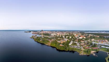 Särkänniemi Näsijärven suunnasta.