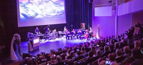 Kansainvälisen tasa-arvopalkinnon juhlatilaisuus Tampere-talossa