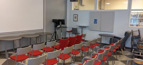 Messukylän kirjaston kokoustila.