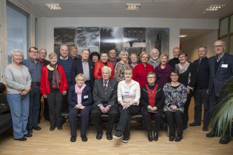 Eläkeläisvaltuuston jäseniä.