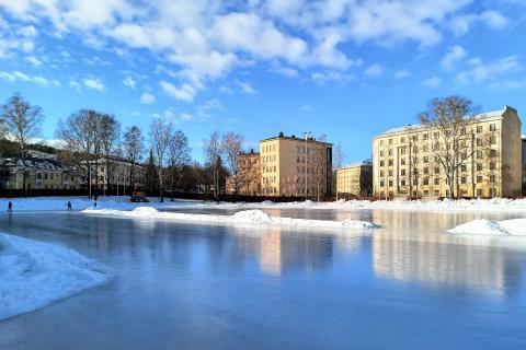 Pyynikin luistelukenttä.