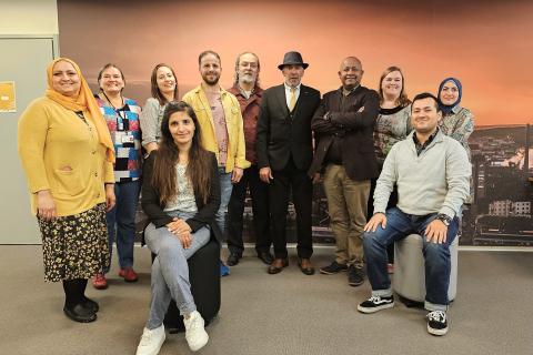 Kuvassa Tampereen kaupungin maahanmuuttajaneuvoston jäseniä ja varajäseniä