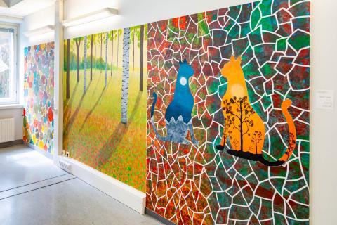 Vastaanottokeskuksen seinätaidetta.